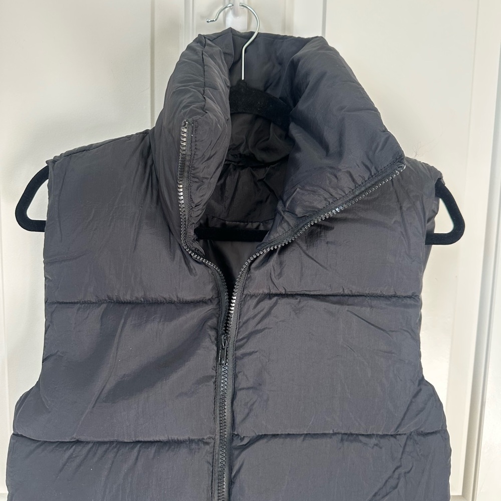 Black Cropped Puffer Vest